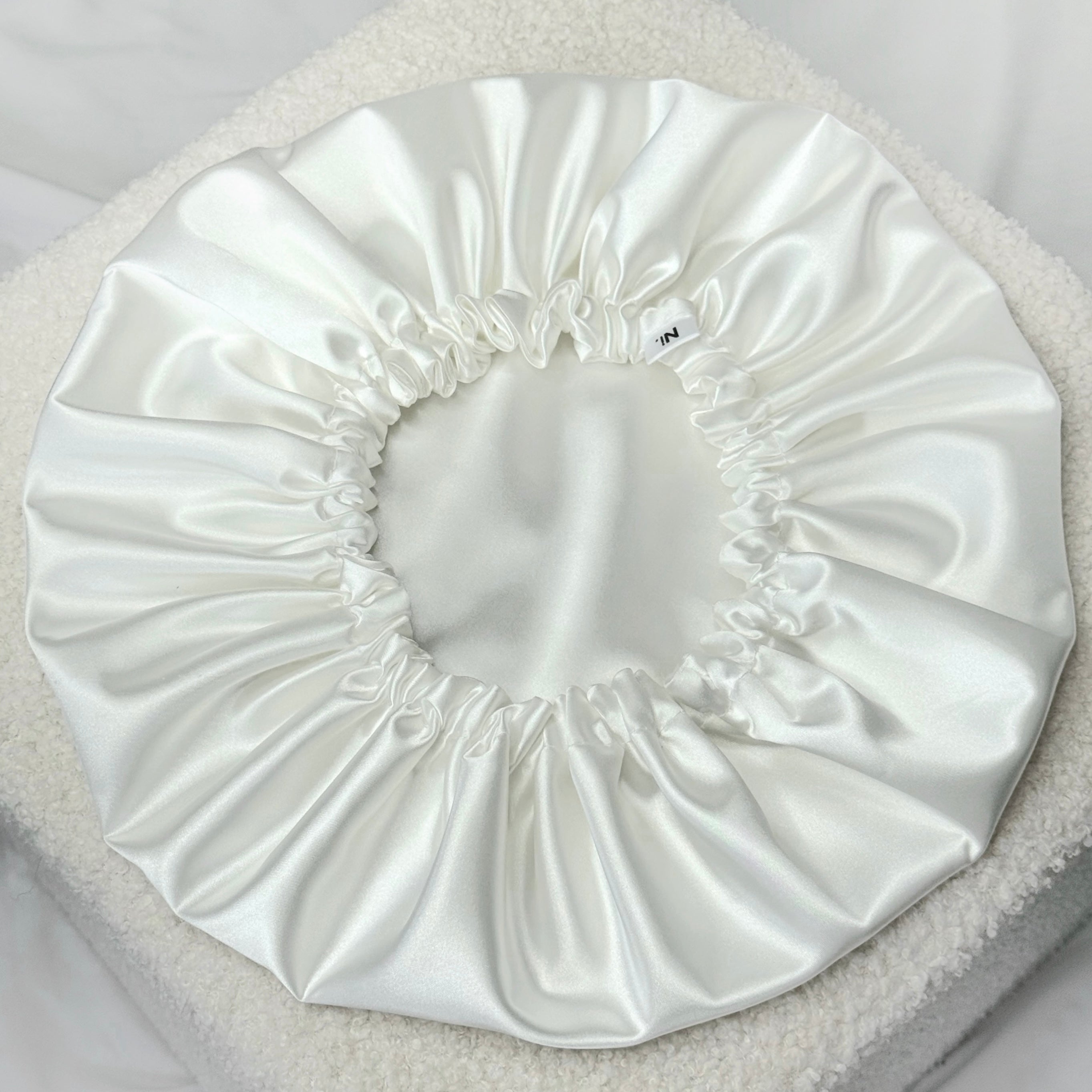 Bonnet en satin